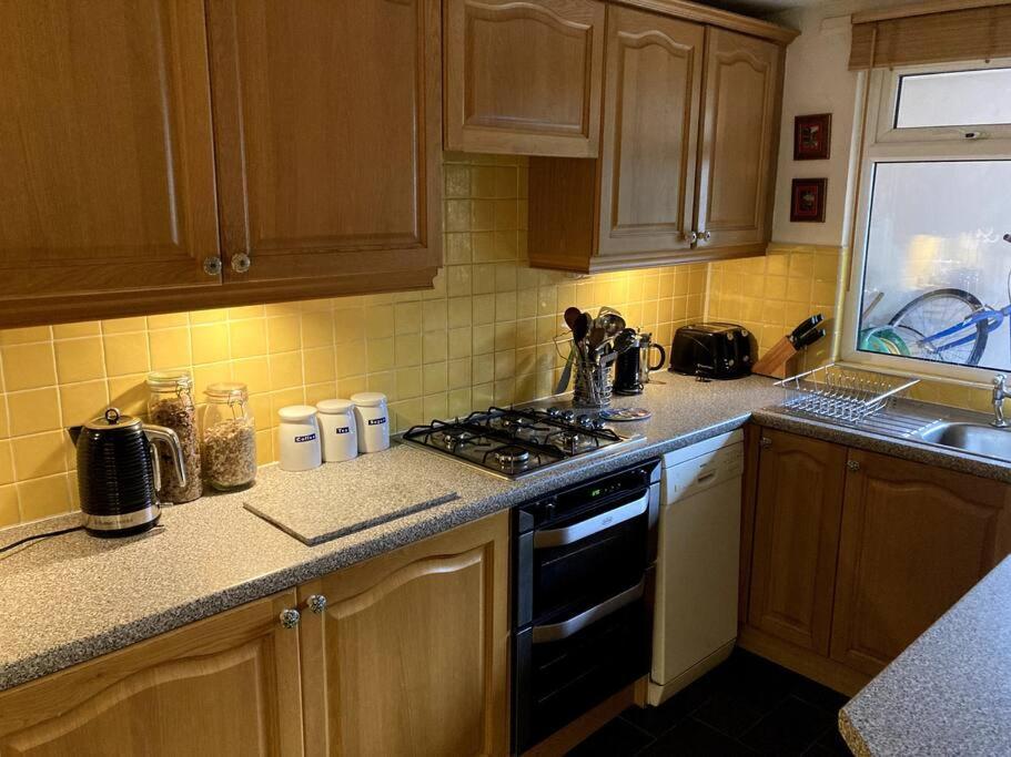Cosy 3 Bed In The Heart Of *